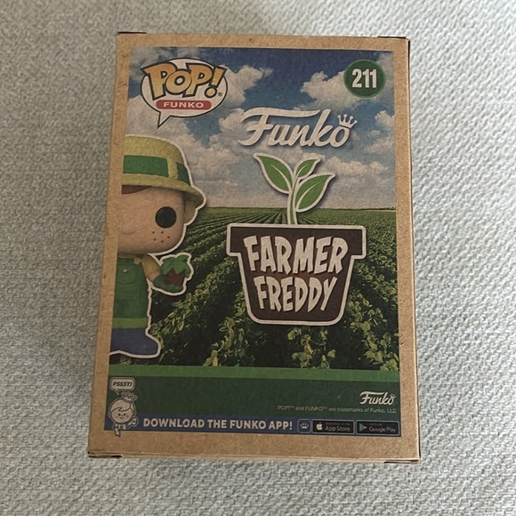Funko Pop! Farmer Freddy Earth Day Exclusive Figure #211 - Picture 2 of 5